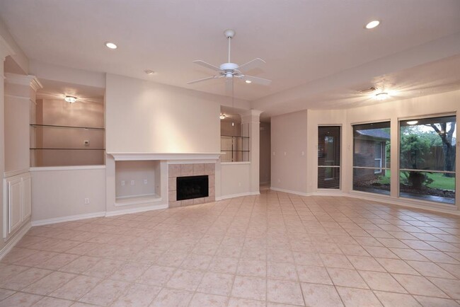 Building Photo - 17222 Leeside Dr