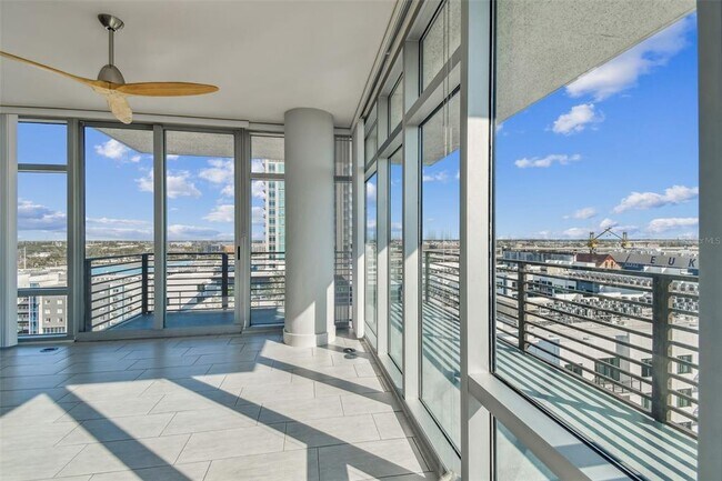 Building Photo - 1208 E Kennedy Blvd