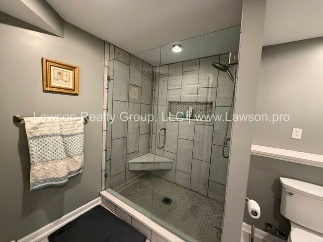 Building Photo - Gorgeous Classic Cave Spring Colonial in S...