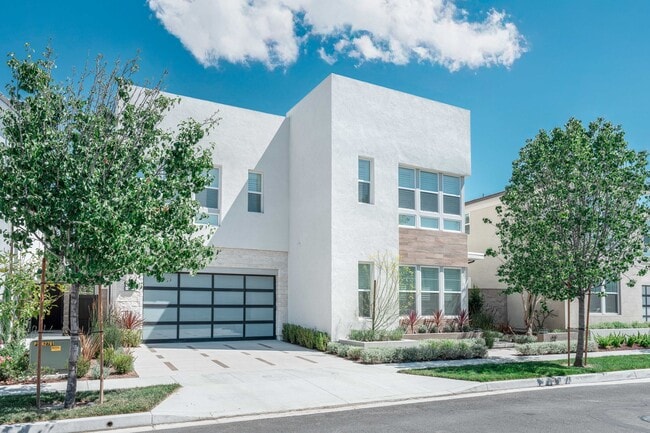 Building Photo - 120 Riverbend