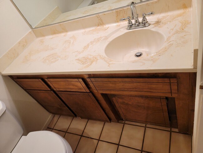 Building Photo - 930 N Indiana St