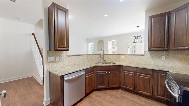 Building Photo - 3249 Brockenhurst Dr