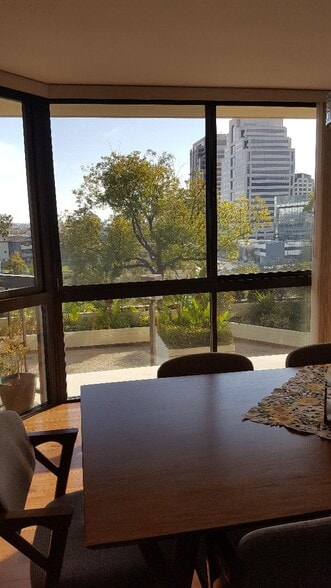Dining area - 222 Monterey Rd