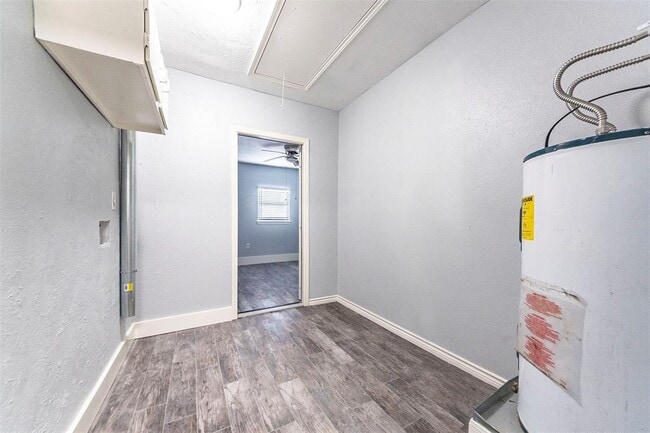 Building Photo - 405 Bellmar Ln