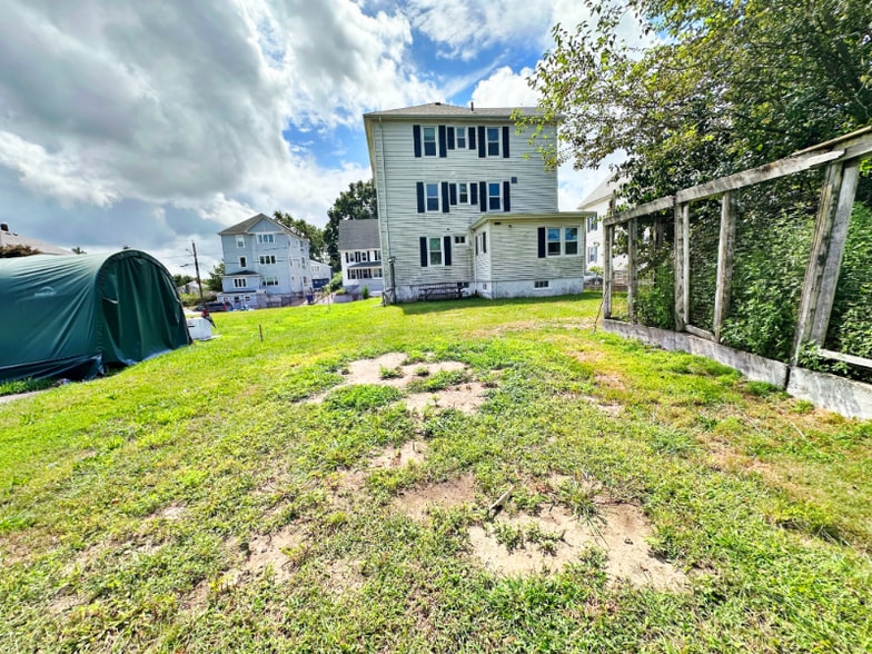 Building Photo - 528 Lawton St