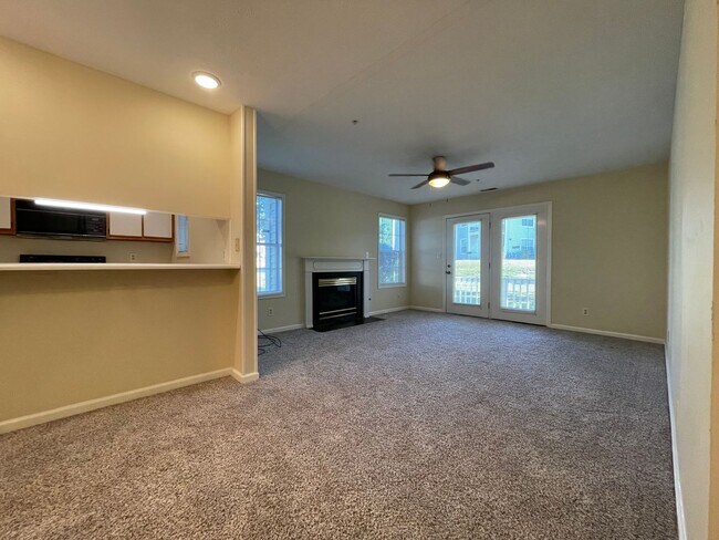 Building Photo - The Crossings at Morganton