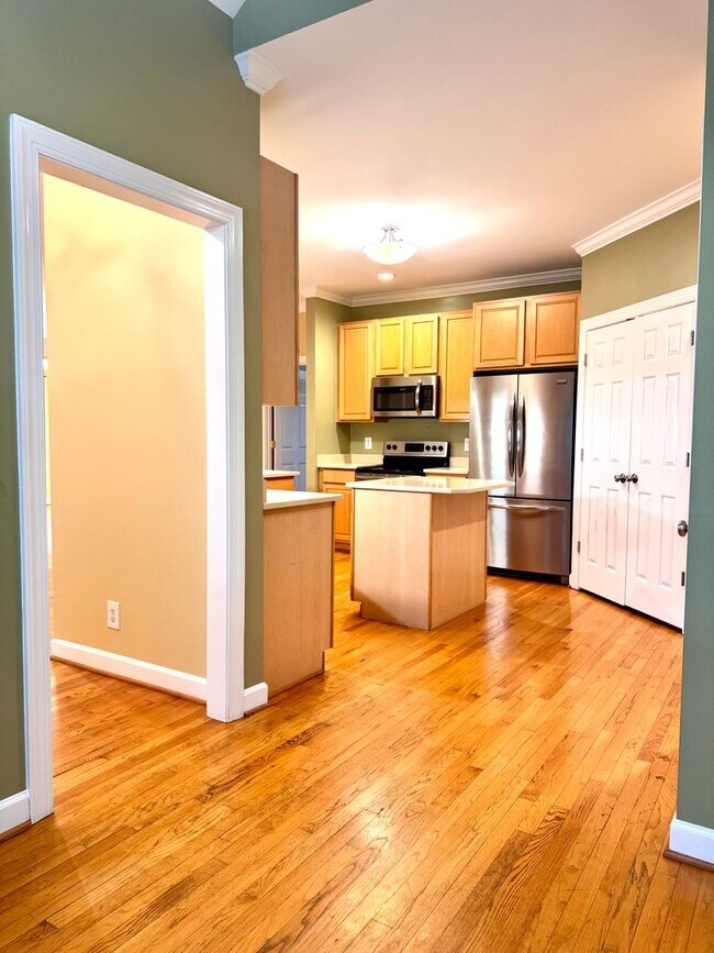 Building Photo - Gorgeous One Level Home in Chapel Hill