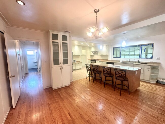 Building Photo - Charming Village Home – Steps from Claremo...