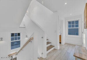 Building Photo - 985 Ocean Ave