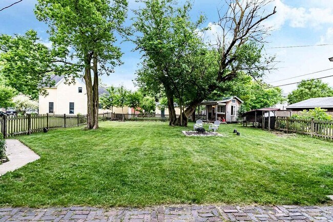 Building Photo - 615 Cottage Grove Ave