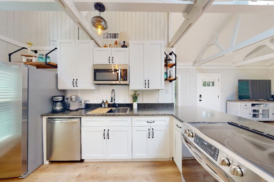 Building Photo - 2171 N Forest Pkwy