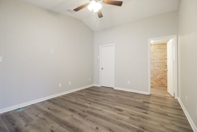 Building Photo - 1035 McKinnon Ave