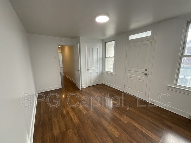 Building Photo - 213 Jefferson Ave