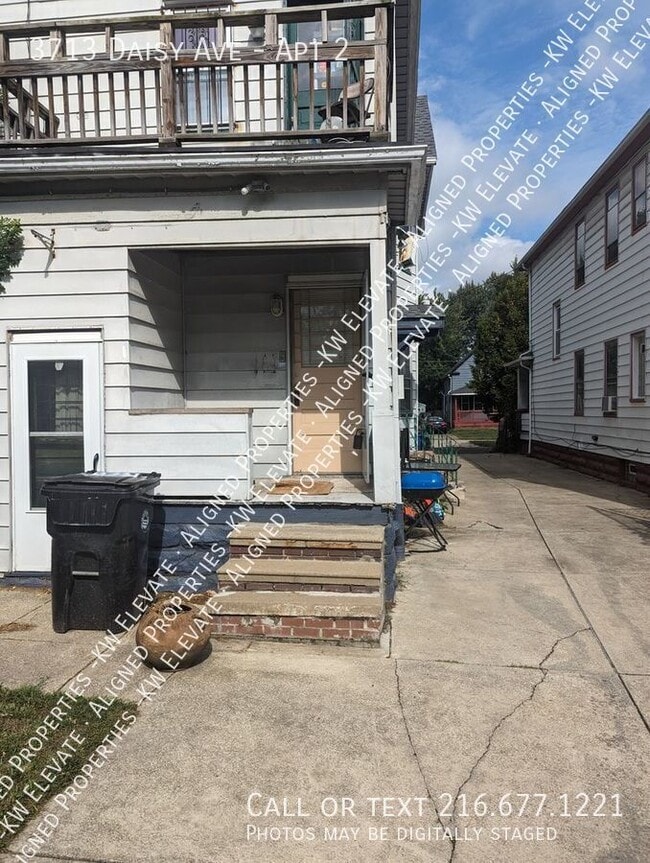 Building Photo - 3713 Daisy Ave