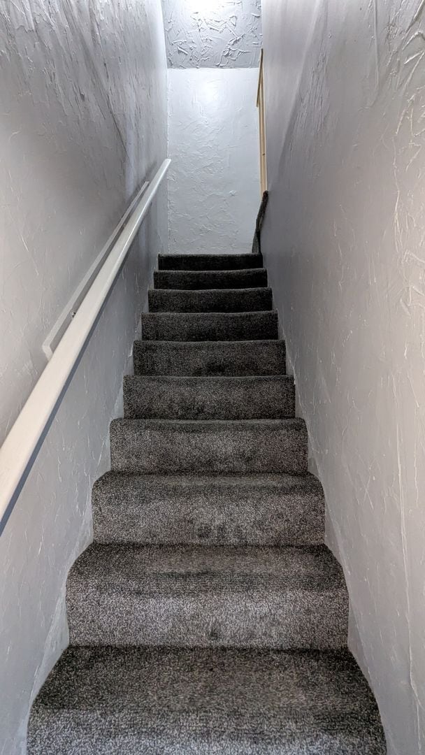 Building Photo - Charming 3-bedroom, 1-bathroom home located in the heart of Akron