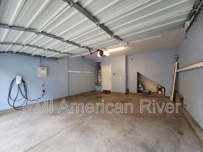 Building Photo - 828 Cadmium Ct