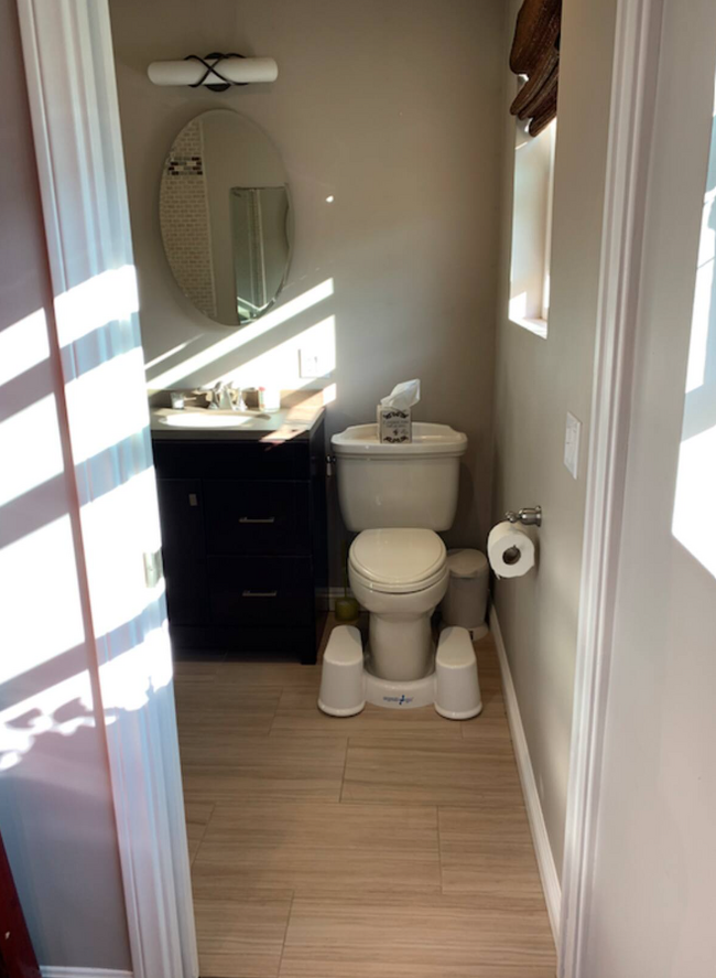 Studio bathroom - 12678 Dewey St