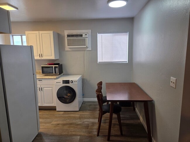 Building Photo - 630 D St