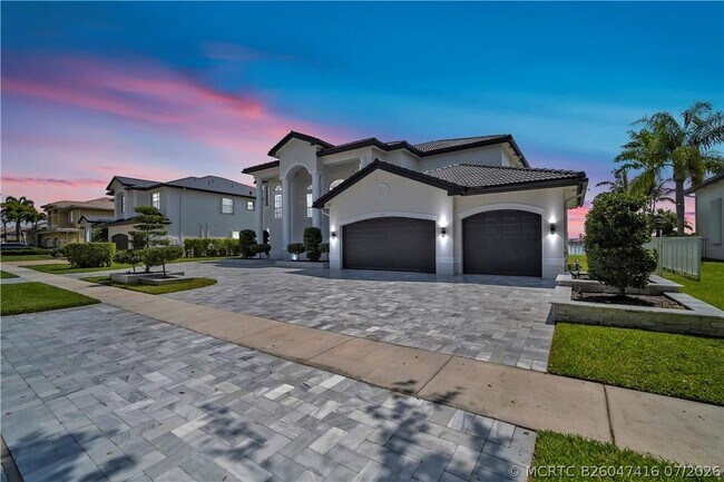Building Photo - 4707 SW 195th Terrace