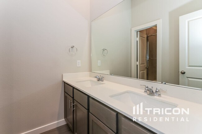 Building Photo - 2350 Cohorn Trl