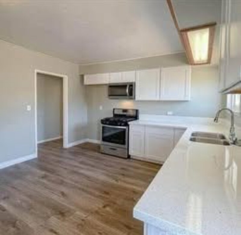 Building Photo - 43858 Rimvale Ave