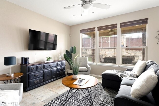 Building Photo - 7300 Ondantra Bnd