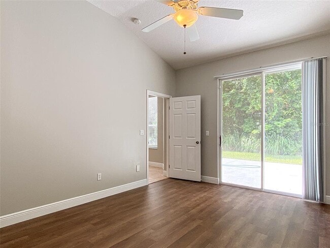 Building Photo - 3018 Lakewood Pointe Dr