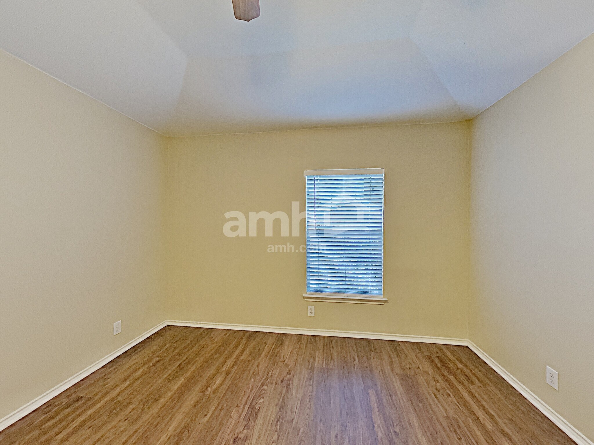 Building Photo - 1027 Canadian Goose