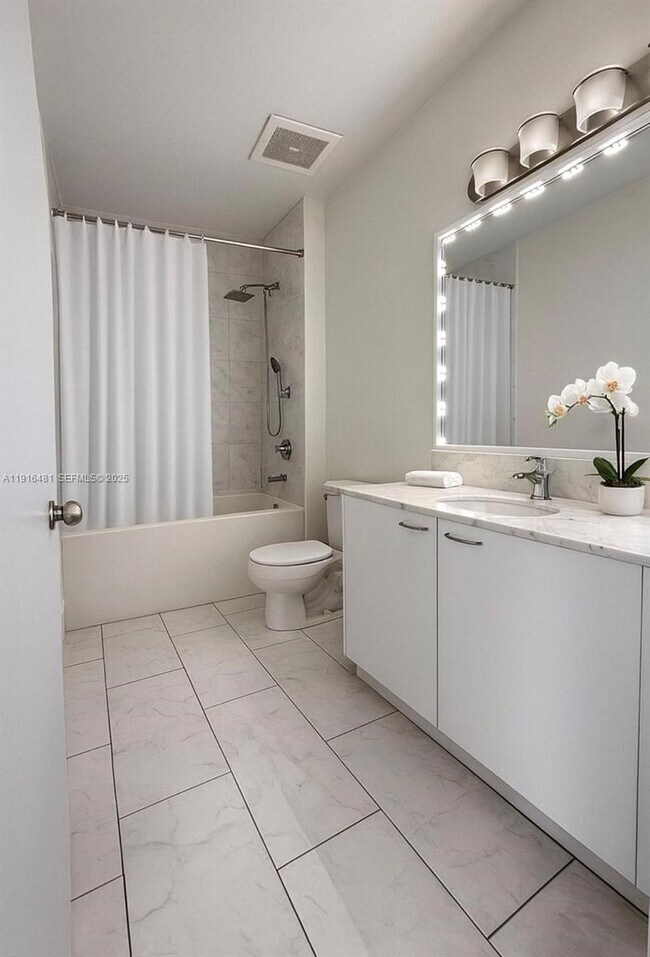 Building Photo - 133 NE 2nd Ave