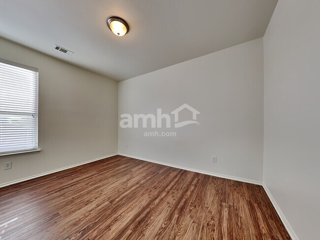 Building Photo - 14300 Cedar Post Dr