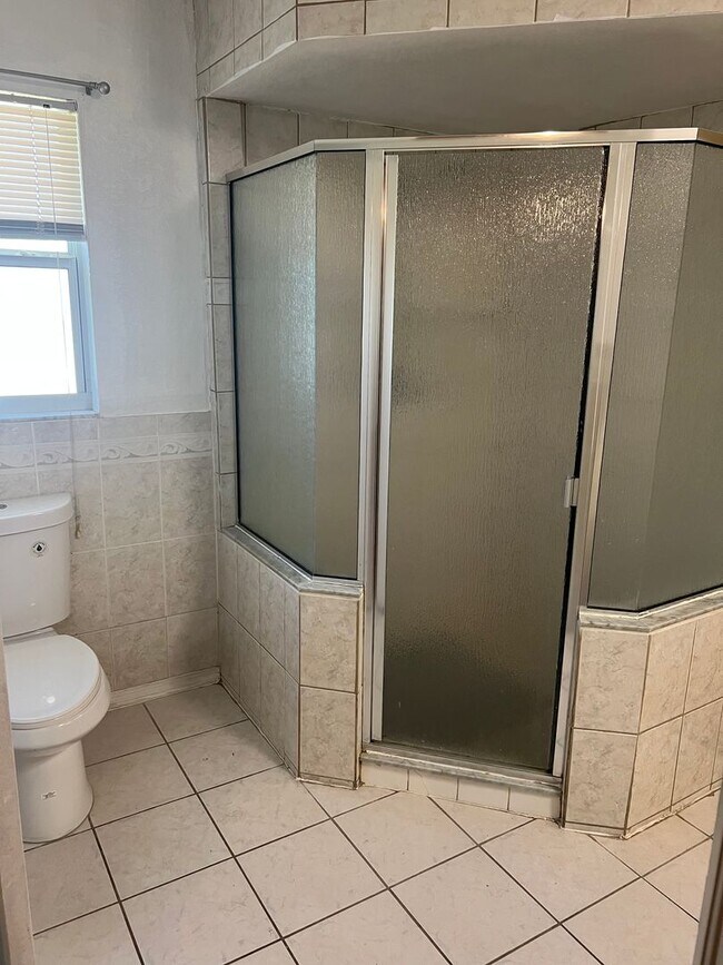 Building Photo - 3/2/2 with lanai in PC