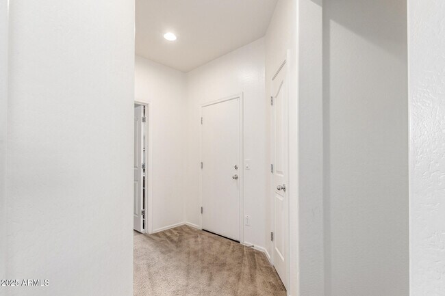 Building Photo - 20932 Vía de Arboles