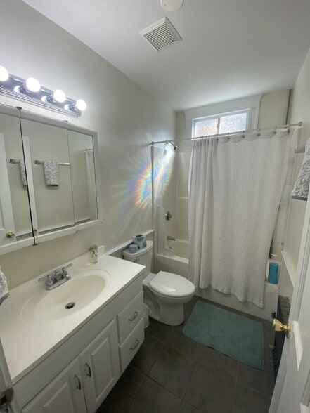 Building Photo - 15 Bolton St