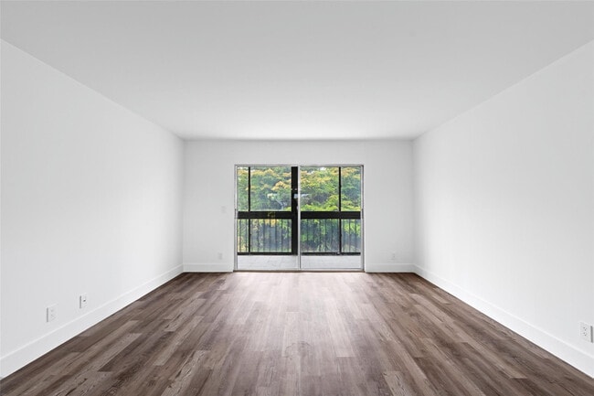 Building Photo - 7301 Amberly Ln