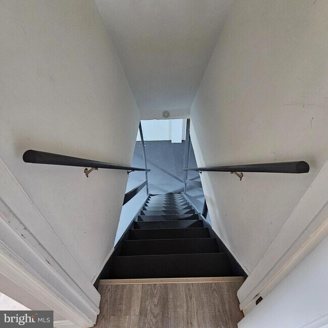 Building Photo - 1565 S Main Rd