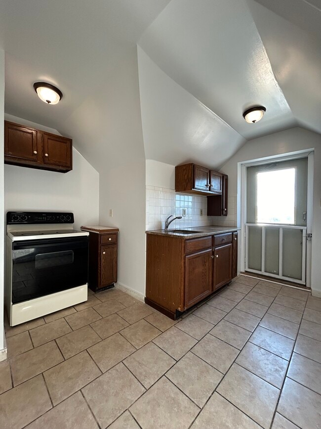 Kitchen p1 - 225 S Main Ave