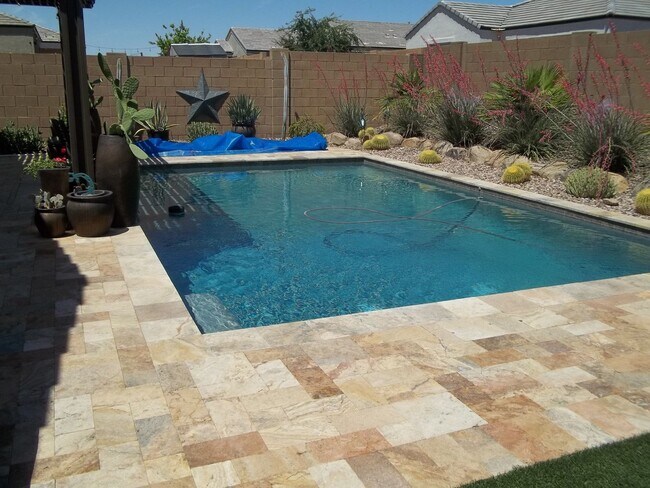 Building Photo - Stunning Fully furnished home 3 bed 2.5 baths 2056 sq ft w/heated pool!!! Must see will rent fast!