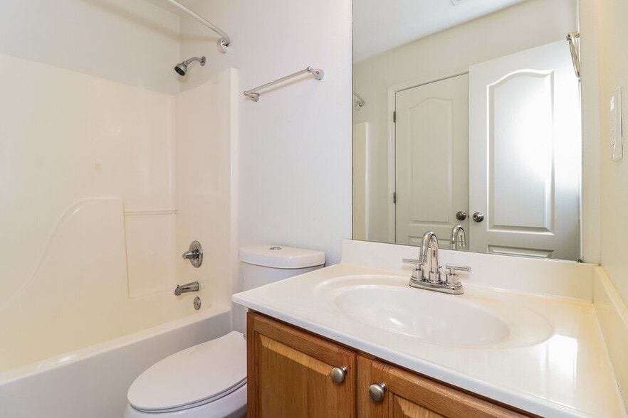 Building Photo - 6695 White Walnut Way