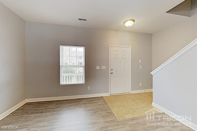 Building Photo - 956 Willow Creek Dr