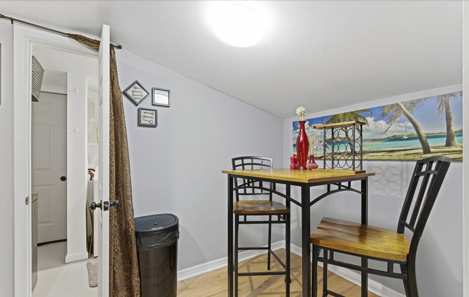 Building Photo - 1811 Eastern Dr