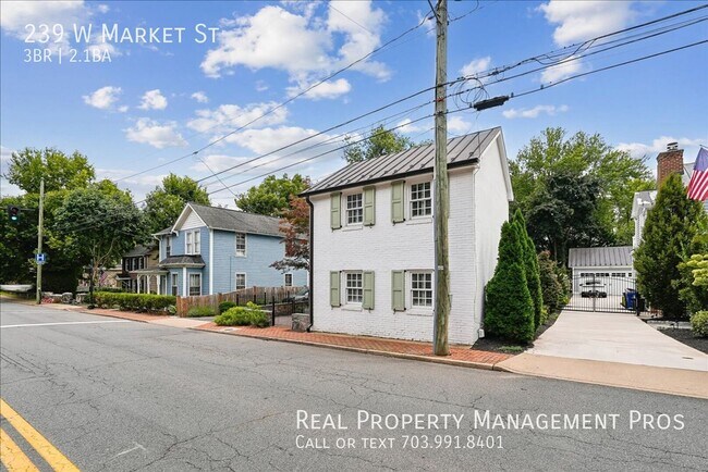 Building Photo - 239 W Market St-