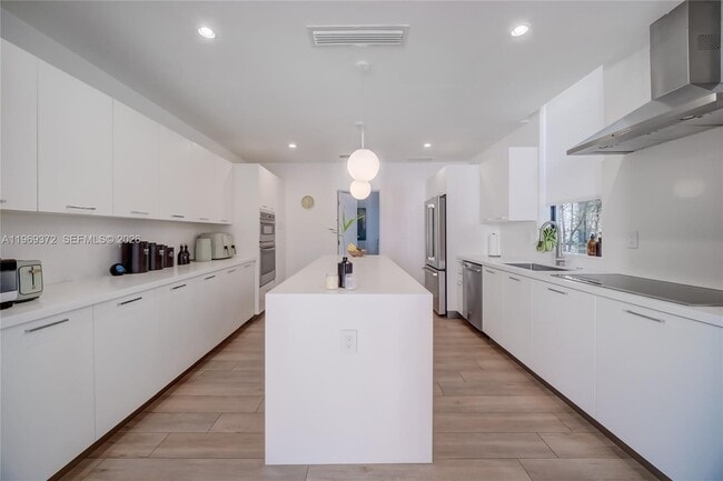 Building Photo - 8660 Arboretum Ln