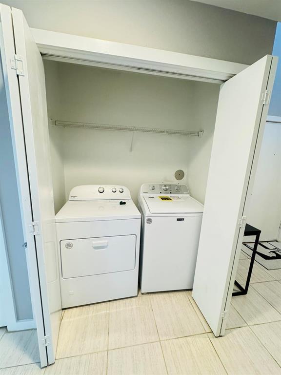 Building Photo - 6908 Yellowstone Way Dr