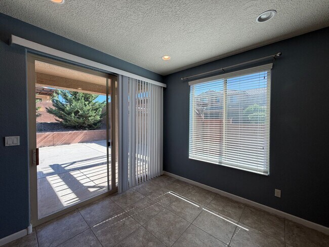 Building Photo - 4 Bedroom Single Story Home Available Near Golf Course Rd & Southern Blvd!