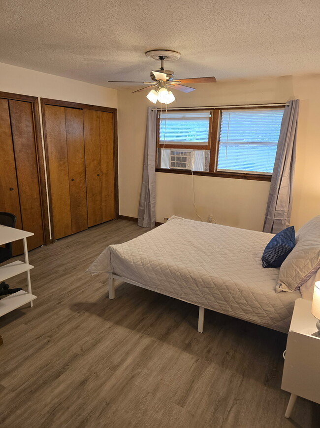 Building Photo - Elm Multiplex