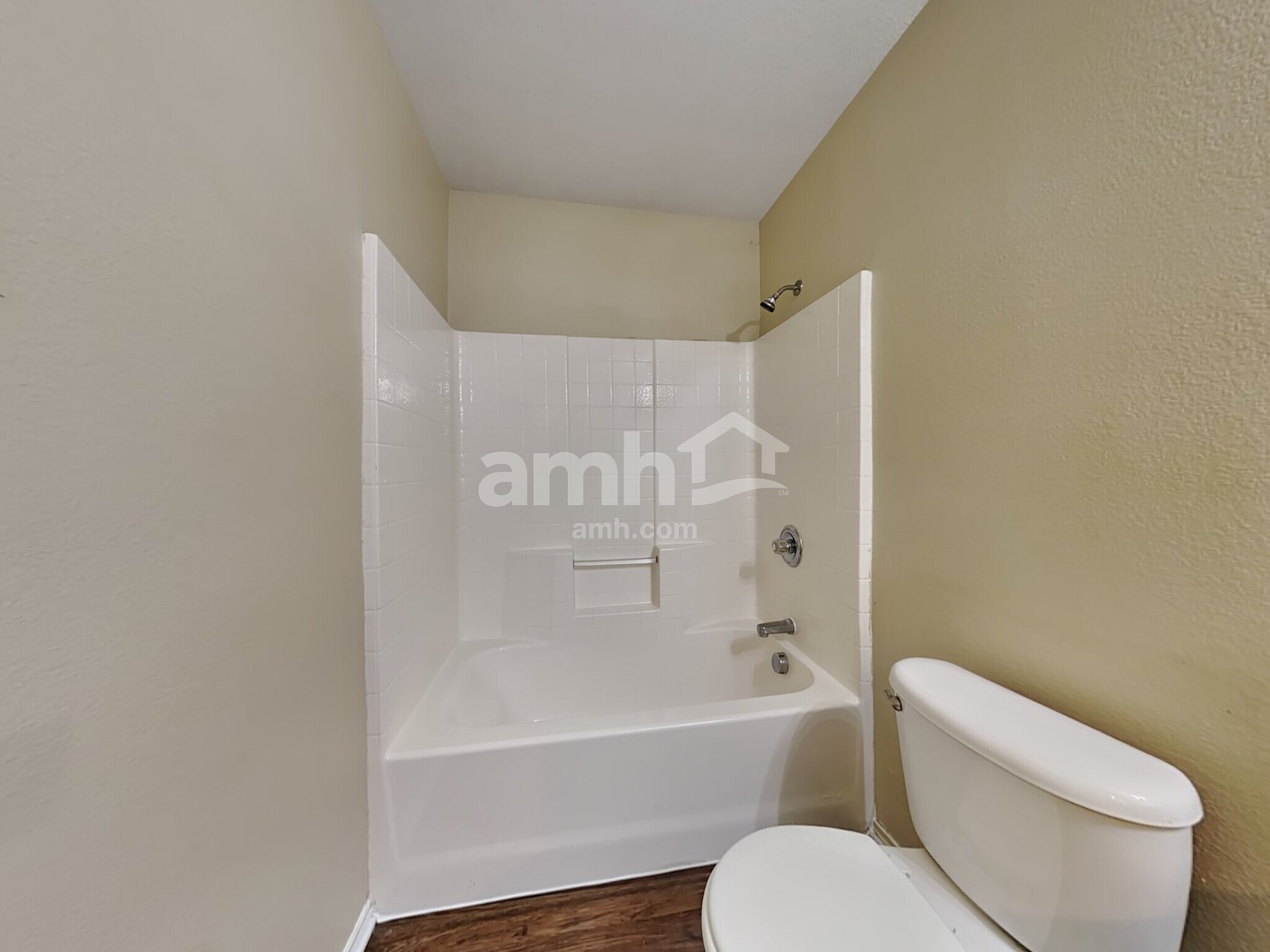 Building Photo - 1576 Sandhurst Dr