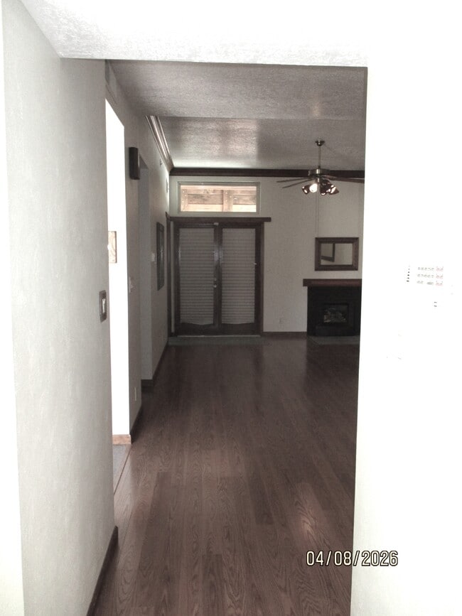 Building Photo - 10409 Camino Del Oso NE