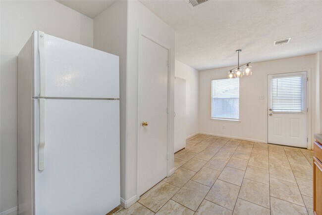 Building Photo - 21603 Juniper Meadows Dr