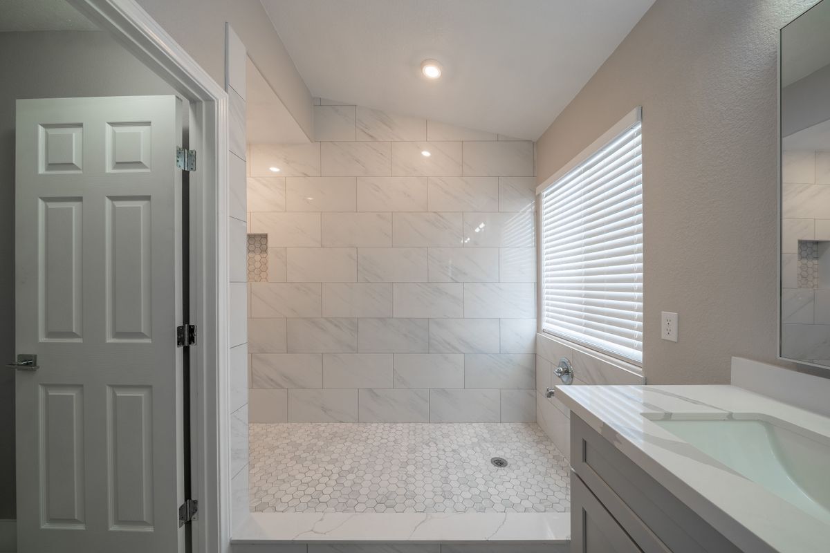 Building Photo - 1804 Summit Pointe Dr