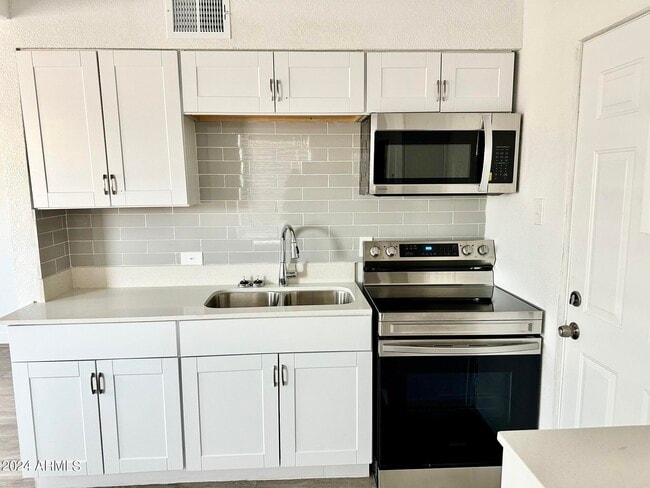 Building Photo - 6808 N 23rd Ave